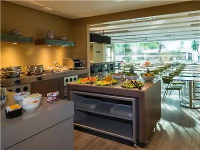 Отель Hampton By Hilton Barranquilla Барранкилья